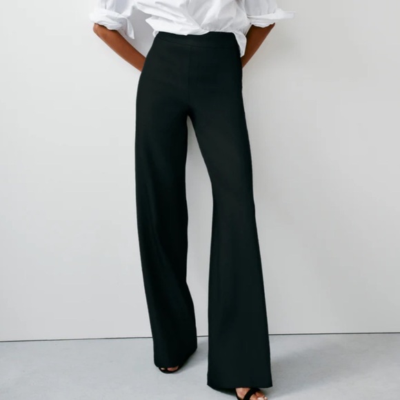 SPANX Pants - SPANX SPANXSmooth PerfectFit Ponte Wide Leg Pants in Black - Size Large
